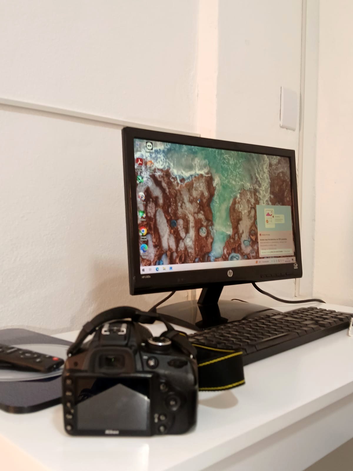 Câmera e estação digital usadas na documentação odontológica